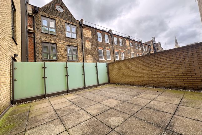 Flat for sale in Quartz House, Dickens Yard, Ealing, London