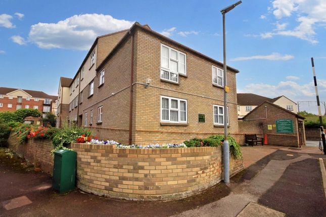 Thumbnail Flat for sale in Sycamore Court, Stilemans, Wickford