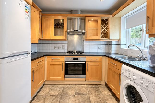 Flat 3 St Georges Court, East Street, EPSOM photo 2