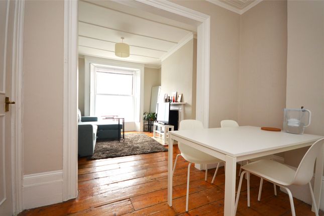Flat 1, 132, St John's Hill, London photo 4