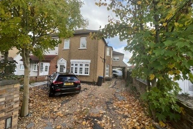 Thumbnail Flat for sale in First Avenue, Enfield