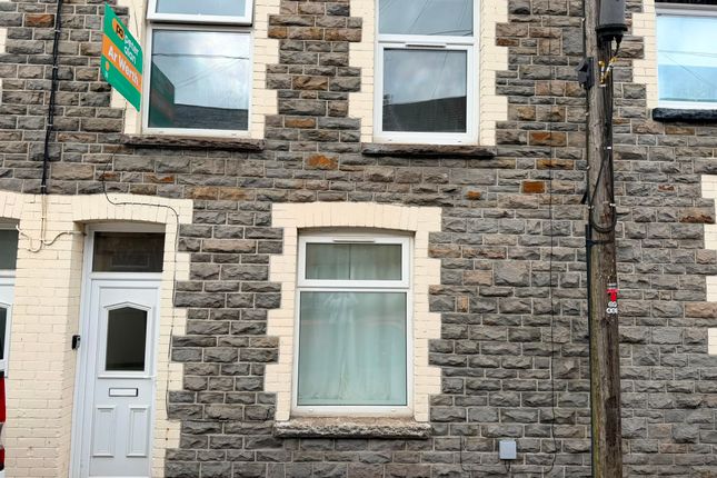 18, Victoria Street, Mountain Ash photo 2
