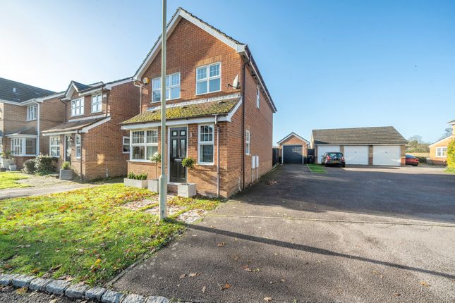 3-bed detached on 46, Century Drive, Reading, £450,000