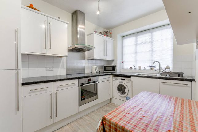 Thumbnail Flat for sale in Kingswood Court, West Hampstead, London