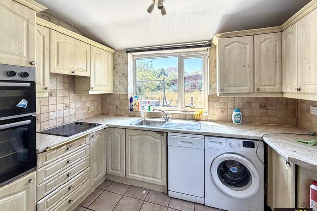 25, Lynmoor Road, Weymouth photo 2