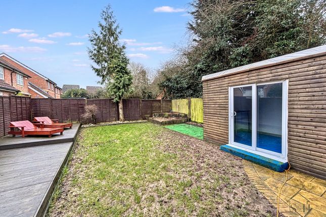 52 Dove Close, Ashford photo 4