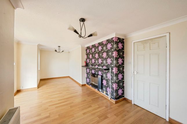 13, Holly Road, Doncaster photo 2