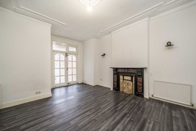 104, Knollys Road, London photo 2