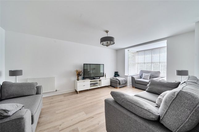 11, Oswalds Green, Leeds photo 2