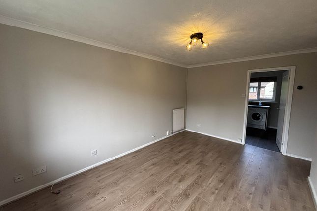 65, Watkins Drive, Manchester photo 2