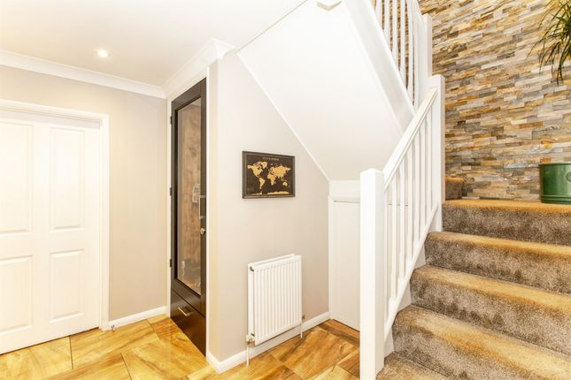 15, The Willows, Kettering photo 2