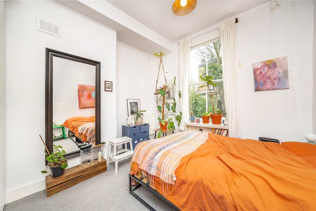 102b, Graham Road, London photo 4