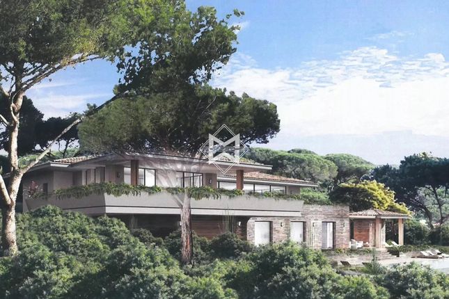 Detached house for sale in Saint-Tropez, 83990, France