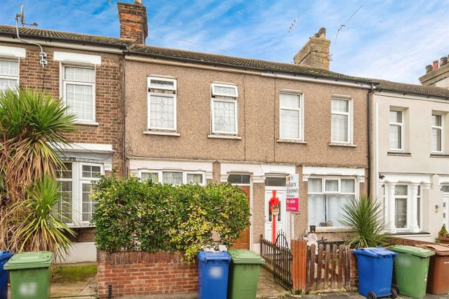 Thumbnail Terraced house for sale in Castle Road, Grays