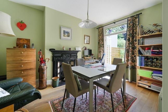 8, Grove Road, Epsom photo 3