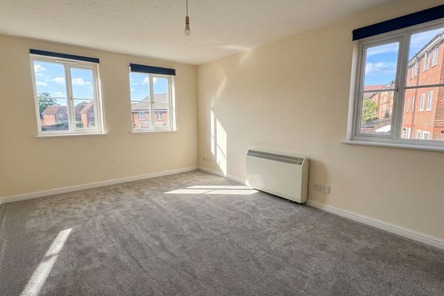 72 Fairway Drive, London photo 2