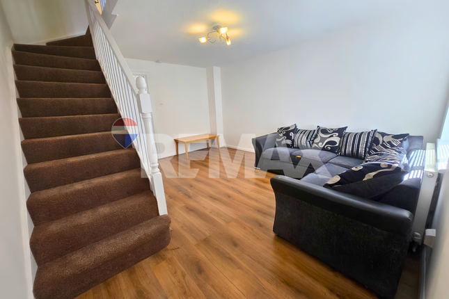 2-bed house on 21, Widgeon Close, London, £2,050/mo
