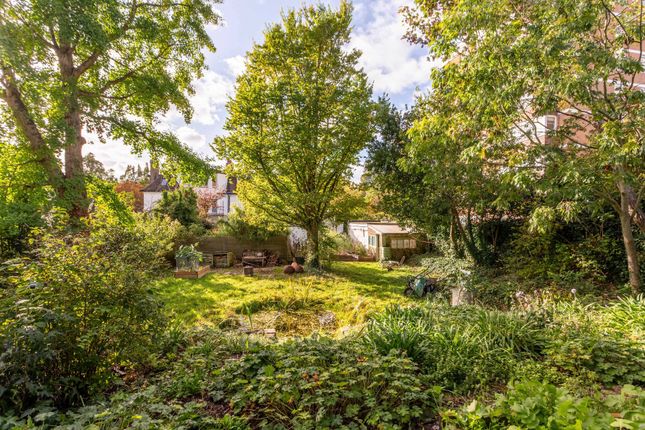 GFF, 12 Preston Park Avenue, Brighton photo 3