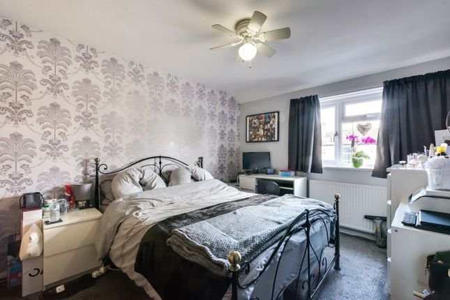 End terrace house for sale in Darenth Road, Welling
