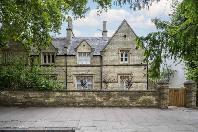 1a Church Cottages, Pemberton Gardens, London photo 4