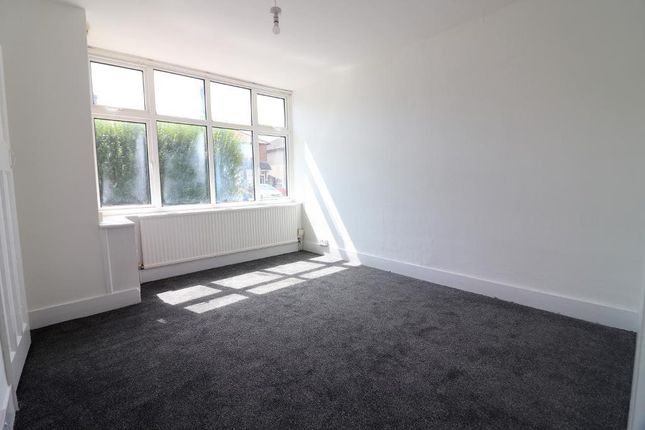 11, Peartree Road, Luton photo 4
