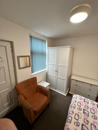 Room to rent in St.Catherines Avenue, Doncaster