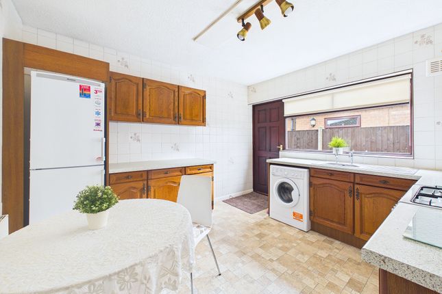 32, Hyacinth  Close, Haydock photo 4