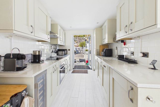 2 Sunny Bank, Princes Square, Looe photo 4