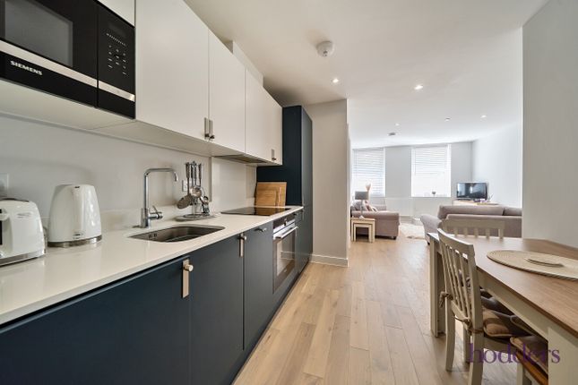 Flat 12,, Nexus, Chertsey photo 2
