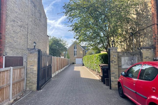4, Connor Close, London photo 4
