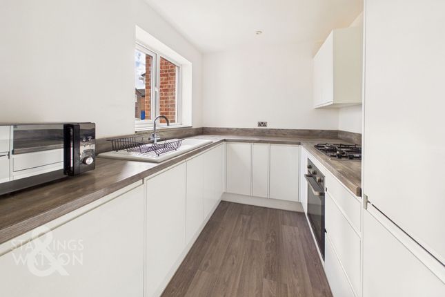 14 Orchard Road, Norwich photo 4