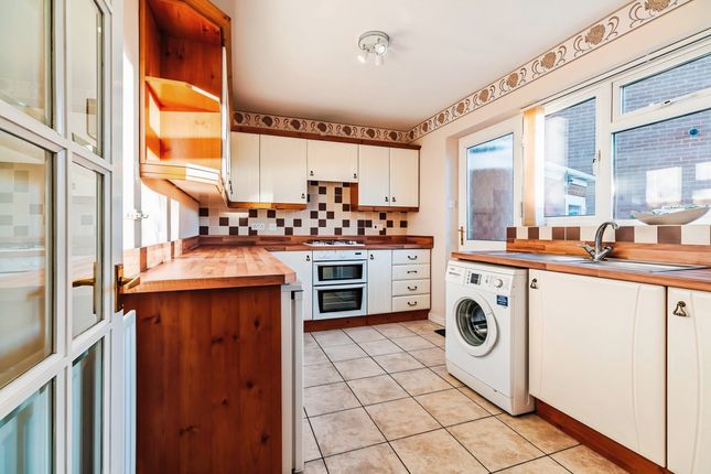 26b De La Bere Crescent, Burbage photo 4