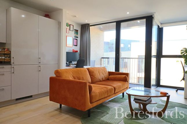 26 Eccles Court,, Burgess Springs, Essex photo 4