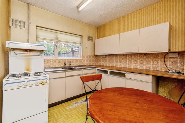 56, Brockhurst Crescent, Walsall photo 3