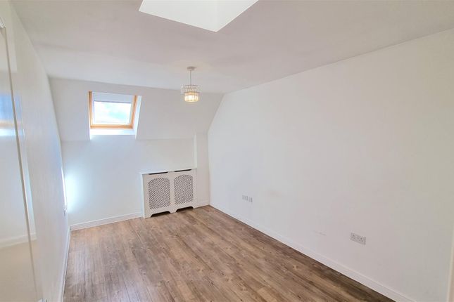 Flat 16, 1, Knightsbridge Court, Wells View Drive, Bromley photo 5