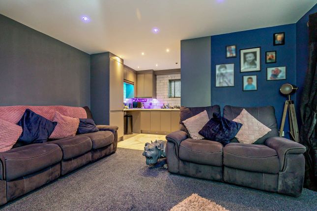 8, Moss House Court, Sheffield photo 3