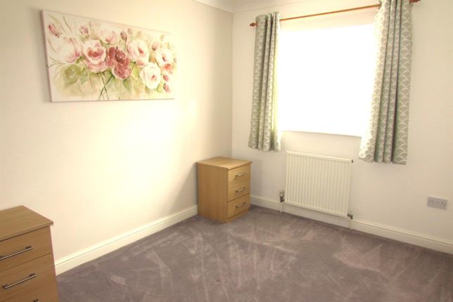 Flat for sale in Station Road, Toddington, Dunstable