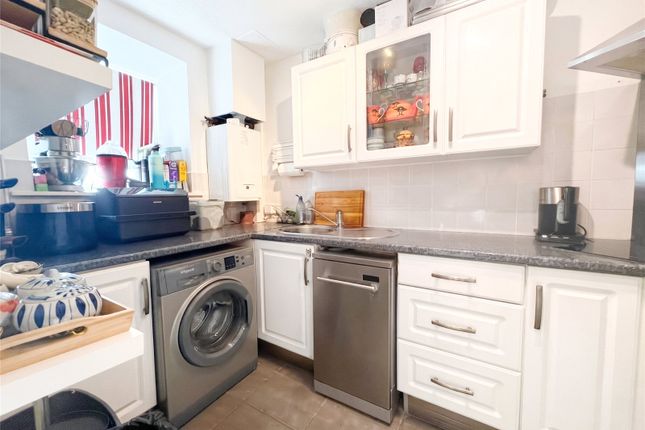 Flat 10, Alexandra House 2A,, Alexandra Avenue, Surrey photo 3