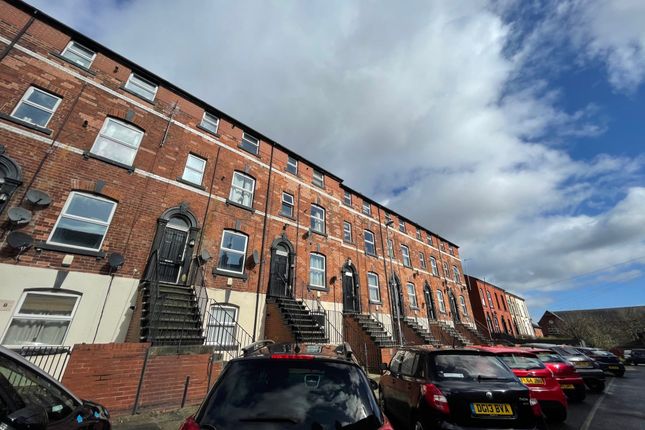 Flat to rent in Flat 1, Providence Avenue, Leeds, West Yorkshire