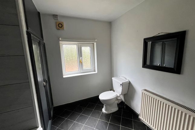 Merchant Bathroom2.Jpg