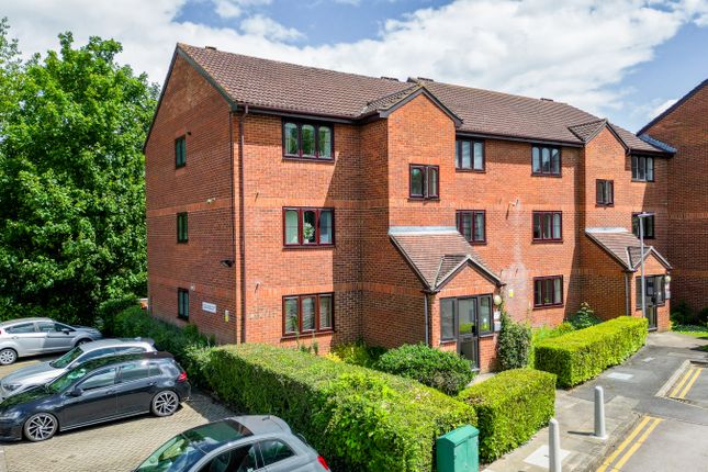 Thumbnail Flat to rent in Old Mill Gardens, Berkhamsted