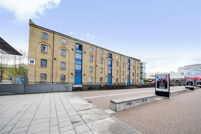 Flat for sale in Warehouse W, Royal Victoria Dock
