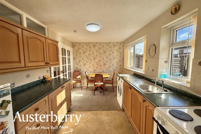 18, Myrtle Avenue, Stoke-On-Trent photo 4