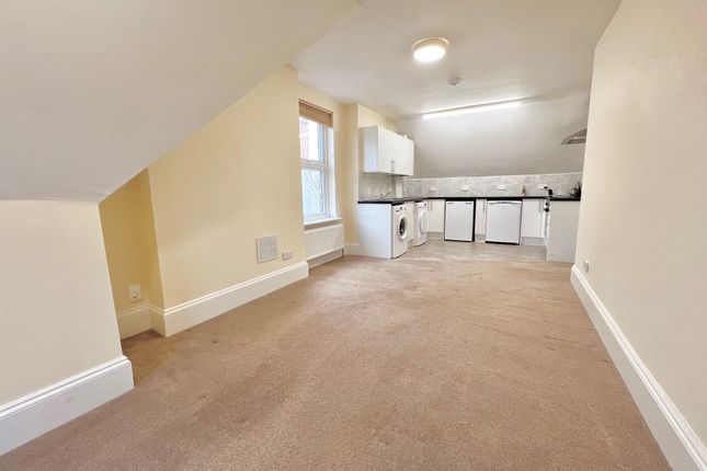 Flat 5, 58, St Augustine Avenue, South Croydon photo 2