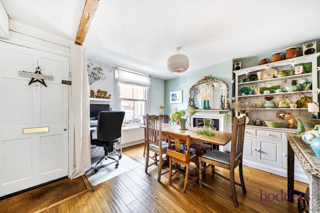 12, Albert Road, Addlestone photo 3