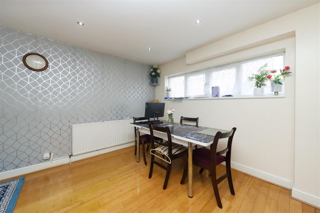61, Marshall Drive, North Hayes photo 4