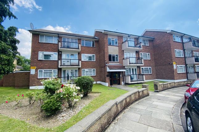 Flat for sale in Ashford Court, Cranmer Road, Edgware, Middlesex