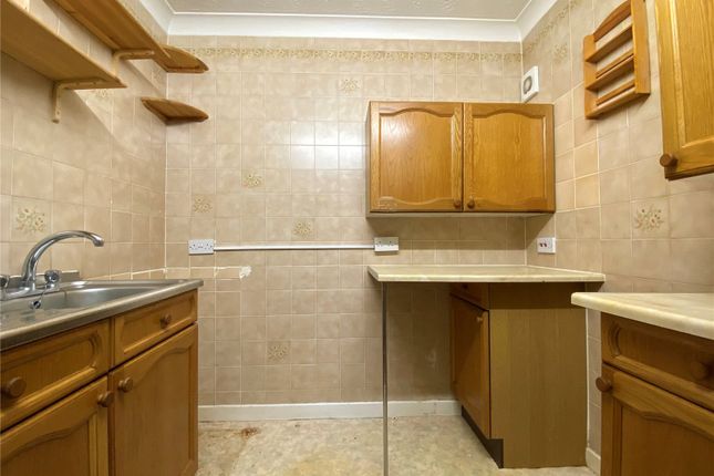 37 Homespring House,, Pittville Circus Road, Gloucestershire photo 3