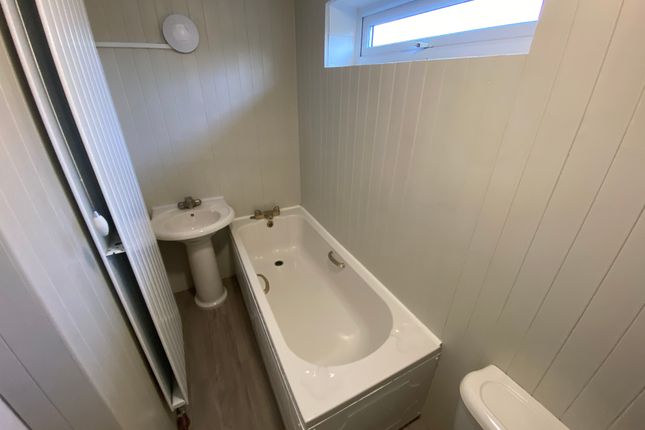 37, Victoria Avenue, Willerby photo 5
