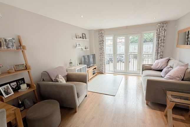 13 Stable Court, Millpond Place, Carshalton photo 2